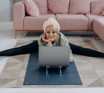 Person meditating in nature. - Best Online Meditator in CA upfcal